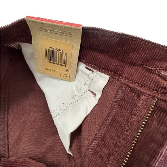 Levi's High Waisted High Rise Relaxed Mom Jean Size 26 NWT - Picture 16 of 17